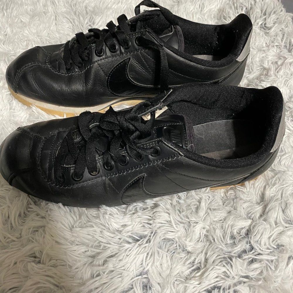 Nike men All black court, silver black reflector, black bike sign leather casual
